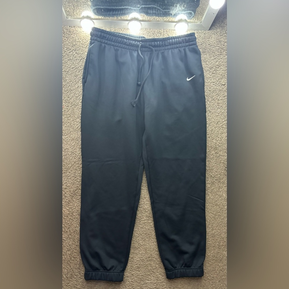 Nike joggers - Picture 1 of 3